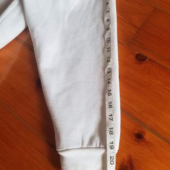 Misty Mountain Unisex Sweater / Sweatshirt. Size Large. Great Condition - Picture 8 of 9